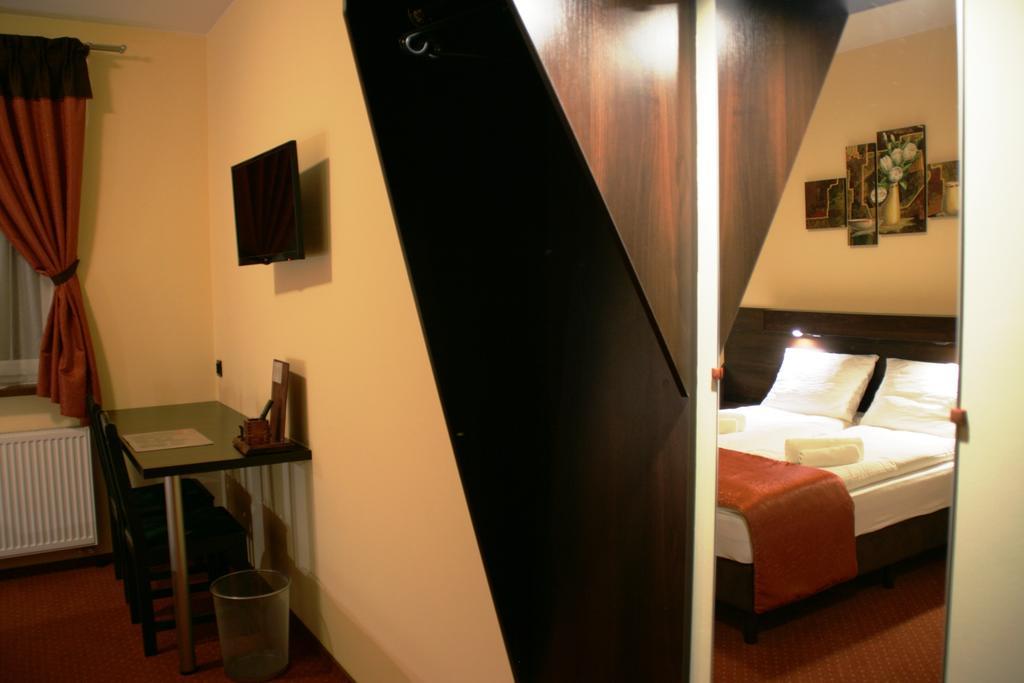 Hotel Kuznia Oberza Polska Łysomice Habitación foto